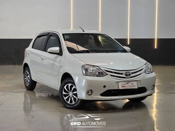 TOYOTA ETIOS 1.5 XS 16V FLEX 4P MANUAL TOYOTA ETIOS 1.5 XS 16V FLEX 4P MANUAL